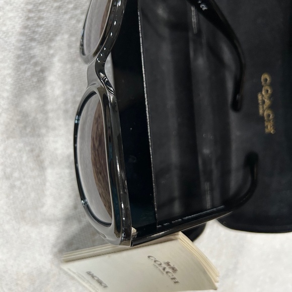 COACH CLASSIC BIG FRAME SUNGLASSES + CASE (MINT CONDITION) - Picture 2 of 3